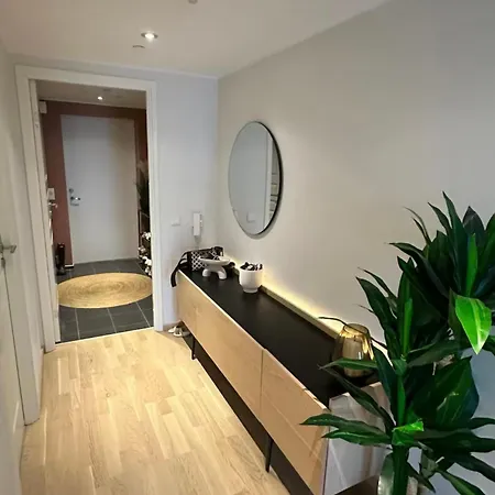 Central Two-Bedroom Apartment, Free Parking, Perfect For Exploring Tromso Exterior photo
