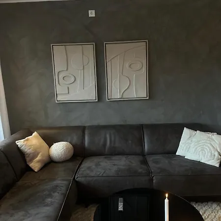Central Two-Bedroom Apartment, Free Parking, Perfect For Exploring Tromso Exterior photo