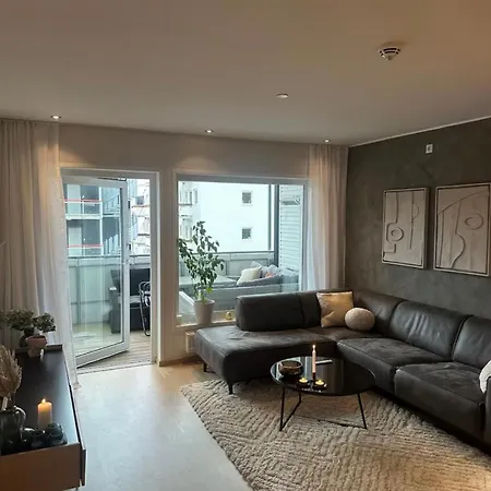 Central Two-Bedroom Apartment, Free Parking, Perfect For Exploring Tromso Exterior photo